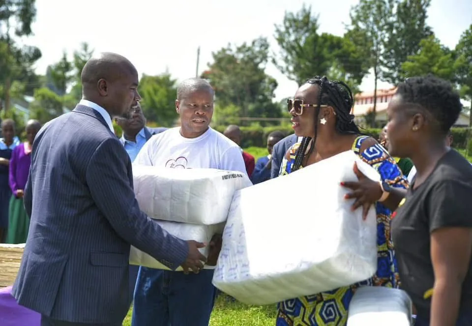 Beacon of Hearts donations with Governor Barchok